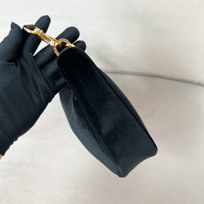 Re-Edition Velvet Shoulder Bag In Black“22*18*6CM”-087=