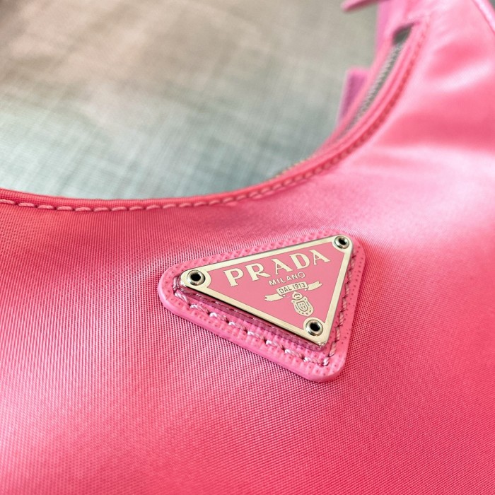 Re-Edition 2005 Re-Nylon Handbag“22*18*6.5CM”-005=