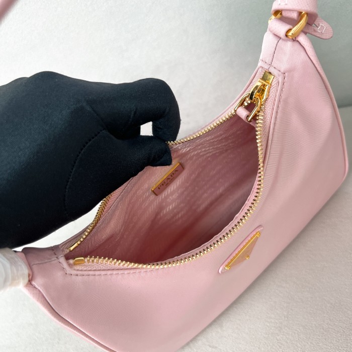 Re-Edition 2005 Re-Nylon Handbag“22*18*6.5CM”-005=