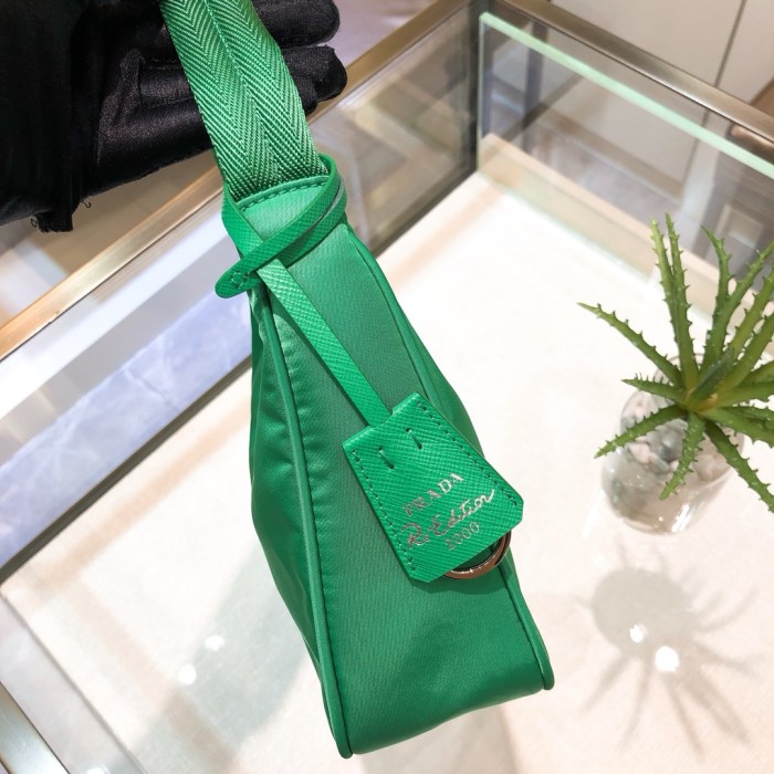 Re-Edition 2005 Re-Nylon And Saffiano Mini Bag“22*17*6CM”-054=