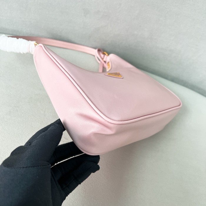 Re-Edition 2005 Re-Nylon Handbag“22*18*6.5CM”-005=