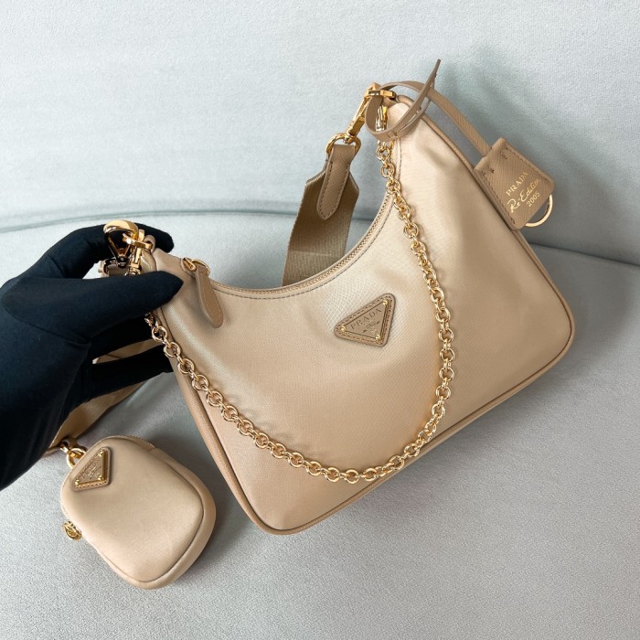 Re-Edition 2005 Napa Leather Bag“22*18*6.5CM”-086=