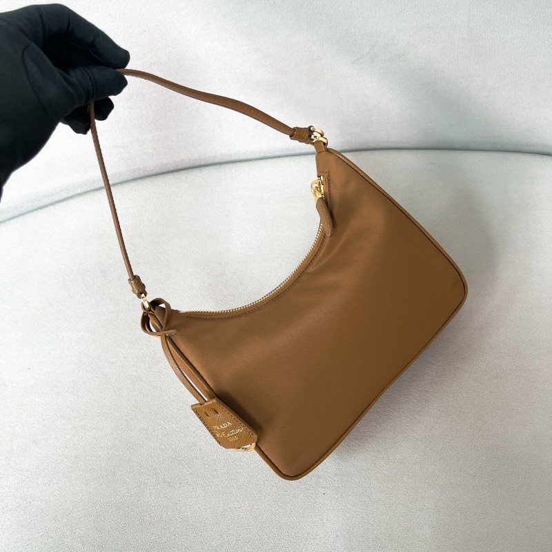 Re-Edition 2005 Re-Nylon Handbag“22*18*6.5CM”-005=