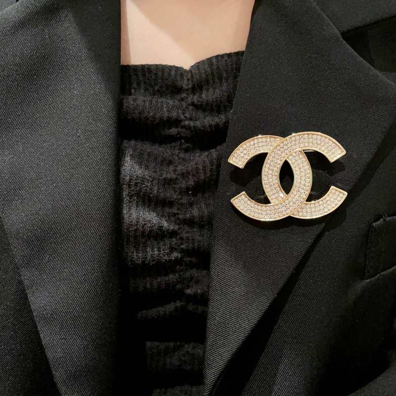 Brooch 55=