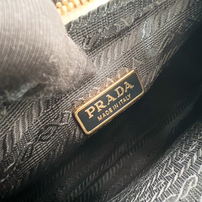 Re-edition 2005 Re-Nylon Bag“22*18*6CM”-088=