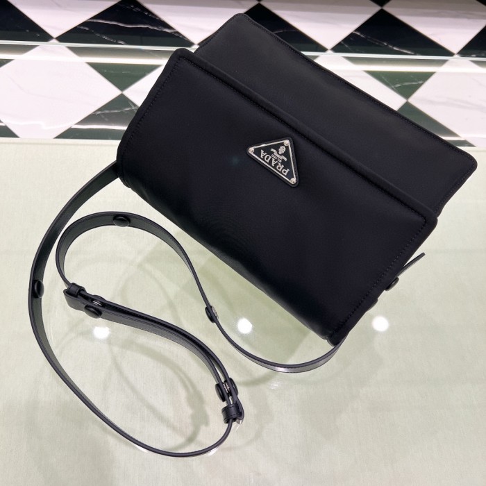 Padded Re-Nylon Shoulder Bag“30*21.5*12CM”-089=