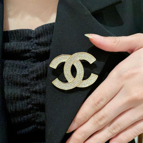 Brooch 55=