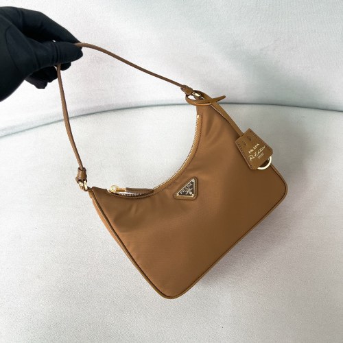 Re-Edition 2005 Re-Nylon Handbag“22*18*6.5CM”-005=