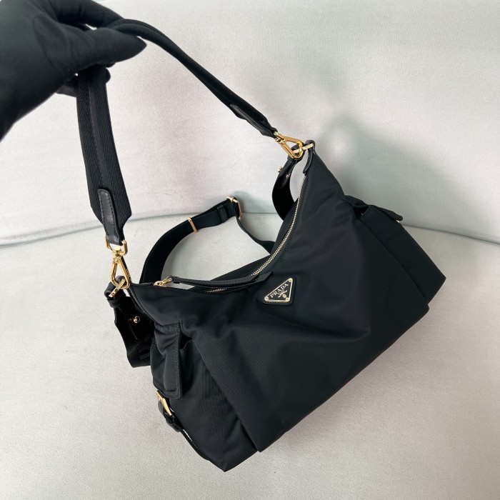 Explore Re-Nylon bag“32*22*11.5CM”-089=