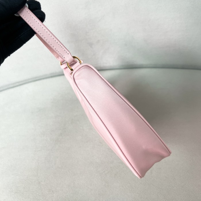 Re-Edition 2005 Re-Nylon Handbag“22*18*6.5CM”-005=