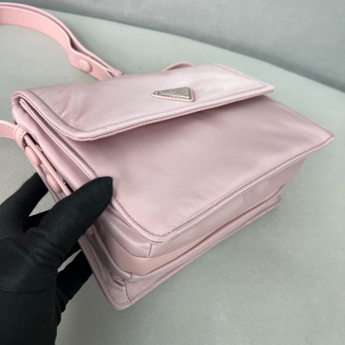 Padded Re-Nylon Shoulder Bag“23*16*11CM”-088=