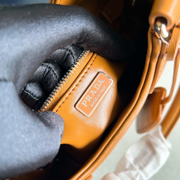 Moon Padded Nappa Leather Shoulder Bag“22.5*17.5*12CM”-0011=