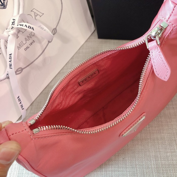 Re-Edition 2005 Re-Nylon Handbag“22*18*6.5CM”-005=