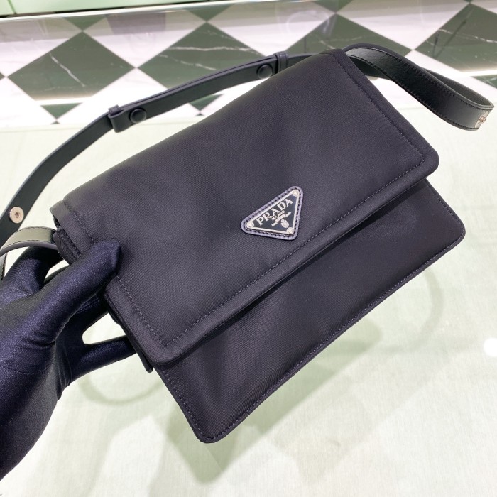 Padded Re-Nylon Shoulder Bag“23*16*11CM”-088=