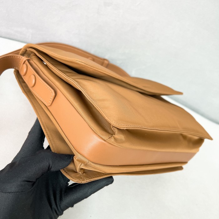 Traveller Medium Padded Re-Nylon Bag“30*21.5*12CM”-089=