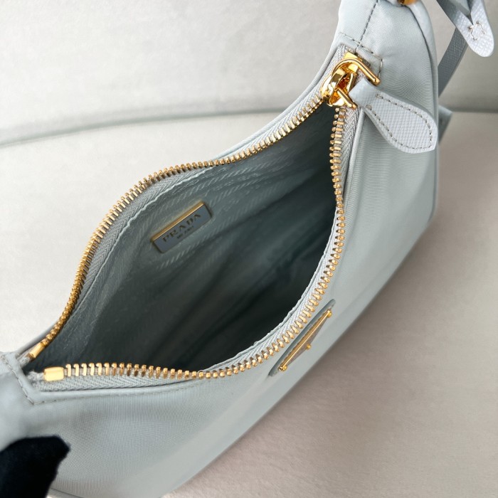 Re-Edition 2005 Re-Nylon Handbag“22*18*6.5CM”-005=