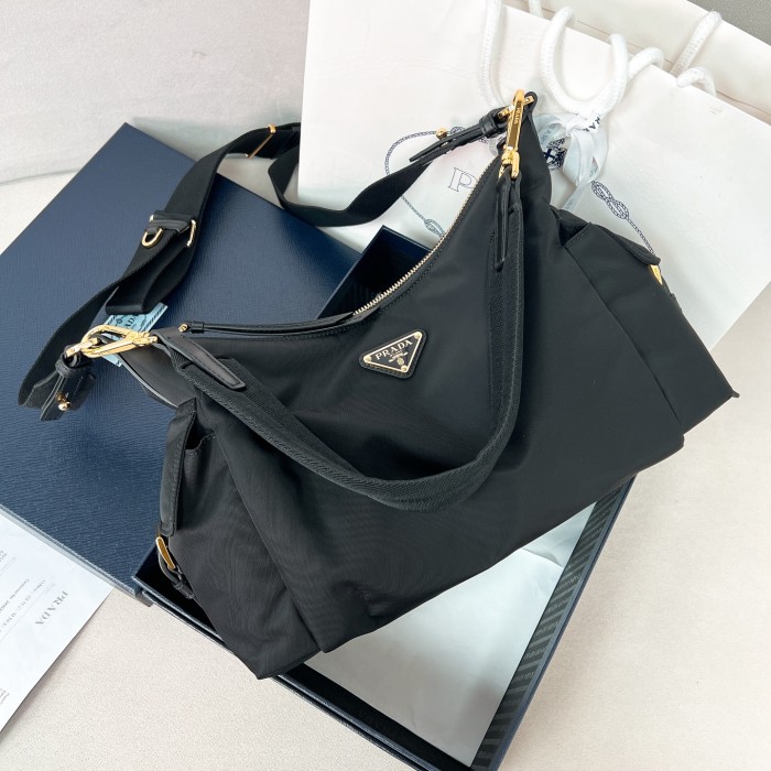 Explore Re-Nylon bag“32*22*11.5CM”-089=