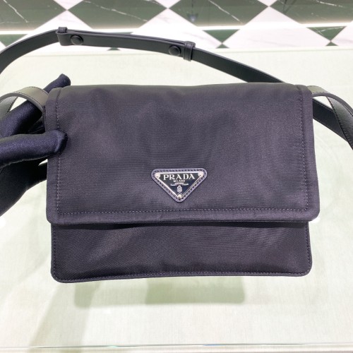 Padded Re-Nylon Shoulder Bag“23*16*11CM”-088=