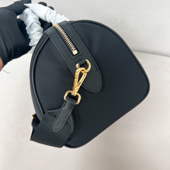 Re-Edition 1978 Medium Re-Nylon And Saffiano Leather Top-Handle Bag“31*16*17CM”-089=