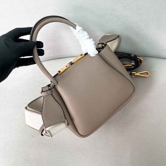 Leather Mini Handbag“19.5*18*9CM”-0811=