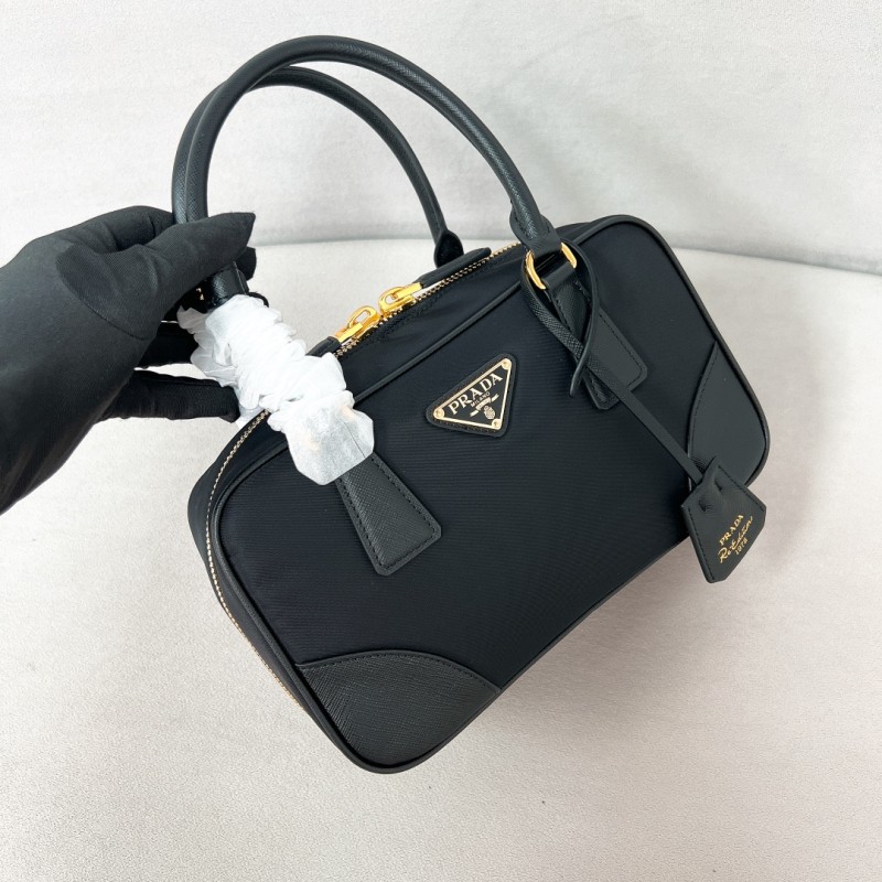 Re-Edition 1978 Re-Nylon And Saffiano Leather Two-Handle Bag“25*14.7*7.5CM”-088=