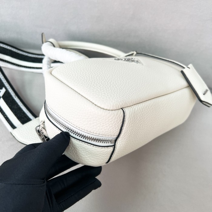 Logo-Embellished Leather Mini Bag“24*12*8.5CM”-0811=