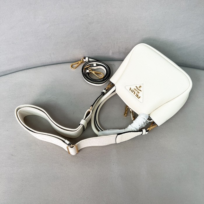 Leather Mini Handbag“19.5*18*9CM”-0811=