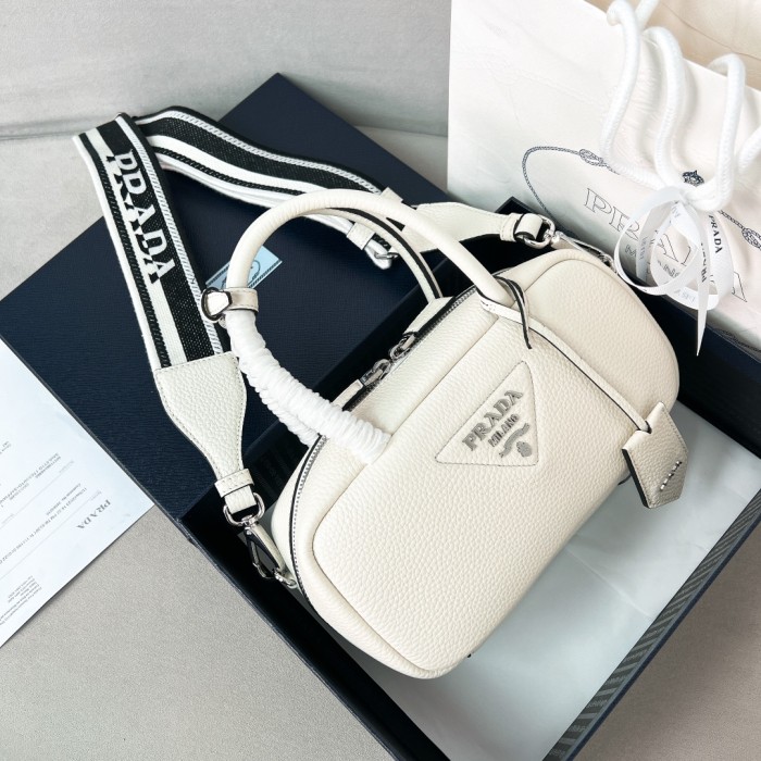 Logo-Embellished Leather Mini Bag“24*12*8.5CM”-0811=