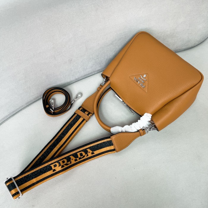 Logo-Embellished Leather Mini Bag“23*21*10CM”-0811=