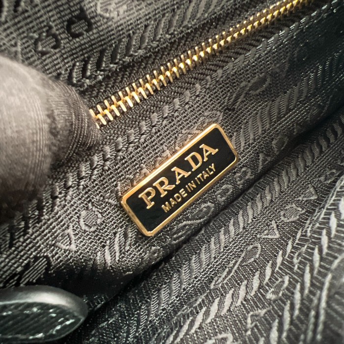 Re-Nylon Mini Bag“24.5*14.5CM”-085=