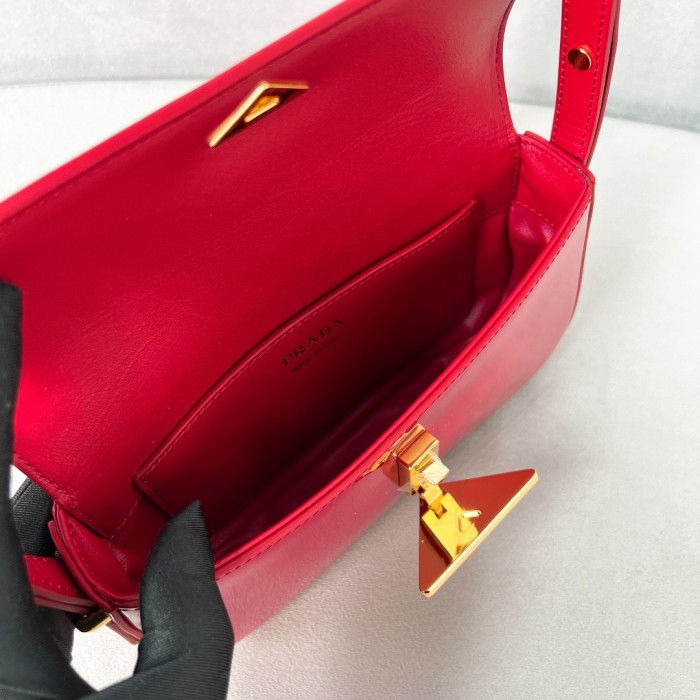 Logo-Plaque Glossy Leather Cross-Body Bag“20.5*10.5*4CM”-089=
