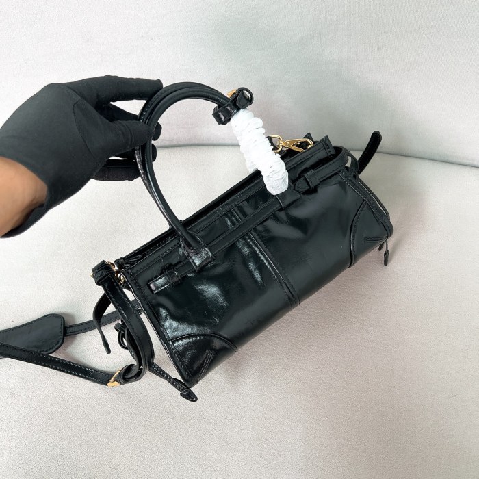 Bonnie mini leather handbag“23.5*12*9CM”-089=
