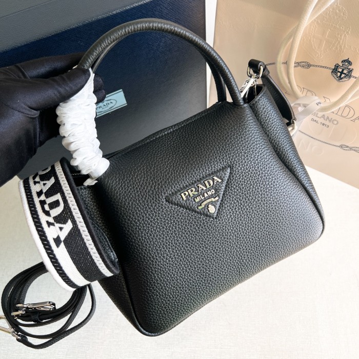 Logo-Embellished Leather Mini Bag“23*21*10CM”-0811=