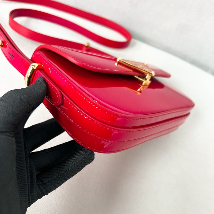Logo-Plaque Glossy Leather Cross-Body Bag“20.5*10.5*4CM”-089=