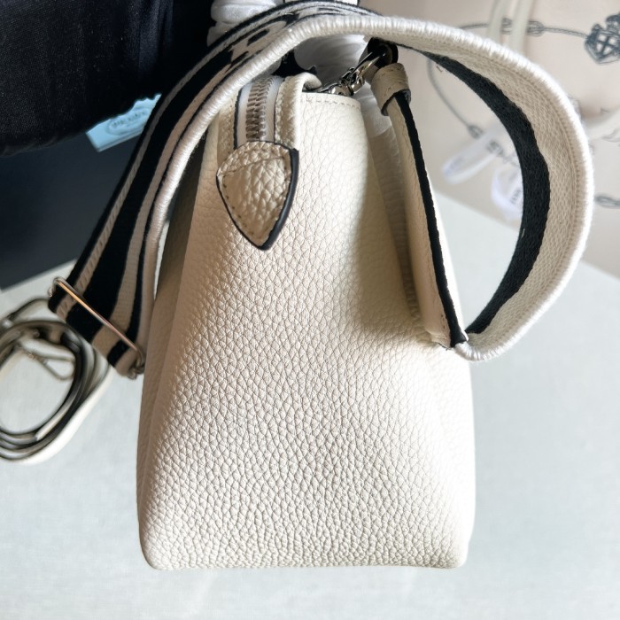 Logo-Embellished Leather Mini Bag“23*21*10CM”-0811=