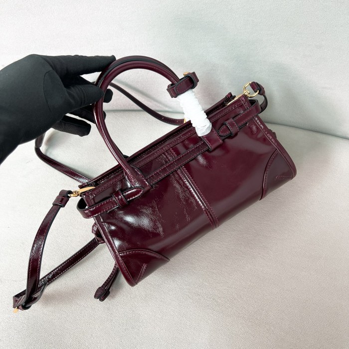 Bonnie mini leather handbag“23.5*12*9CM”-089=