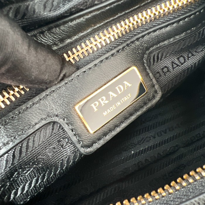 Re-Edition 1978 Medium Re-Nylon And Saffiano Leather Top-Handle Bag“31*16*17CM”-089=