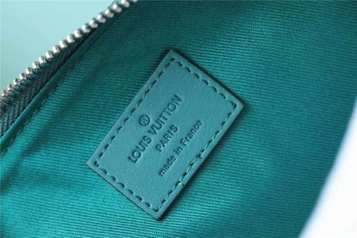 Ipad Takeoff Pouch “30*22*5CM” 074