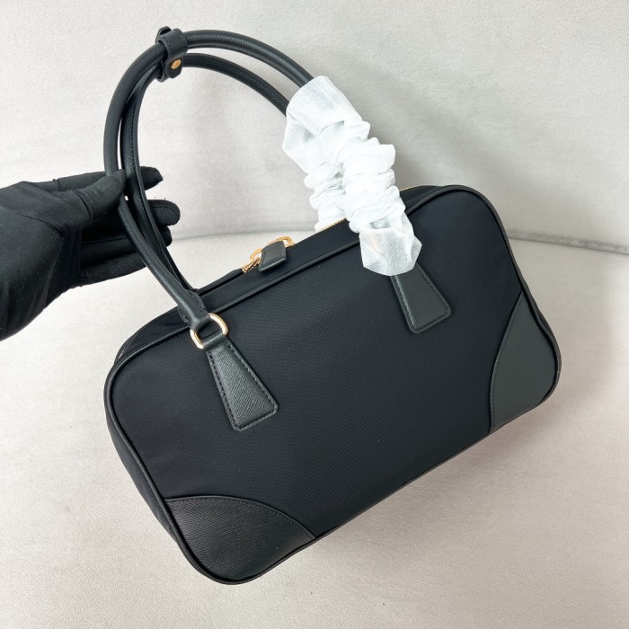 Re-Edition 1978 Re-Nylon And Saffiano Leather Two-Handle Bag“30*17.5*9CM”-089=