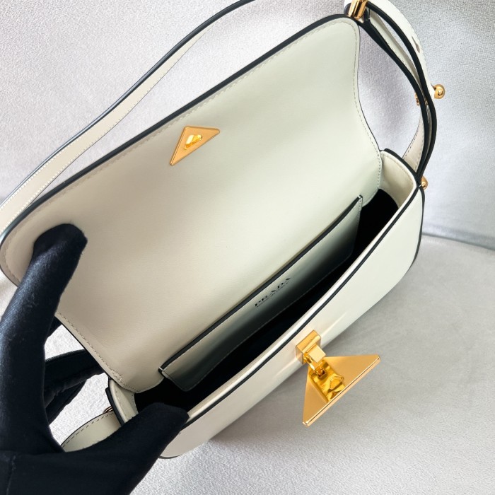 Logo-Plaque Glossy Leather Cross-Body Bag“20.5*10.5*4CM”-089=