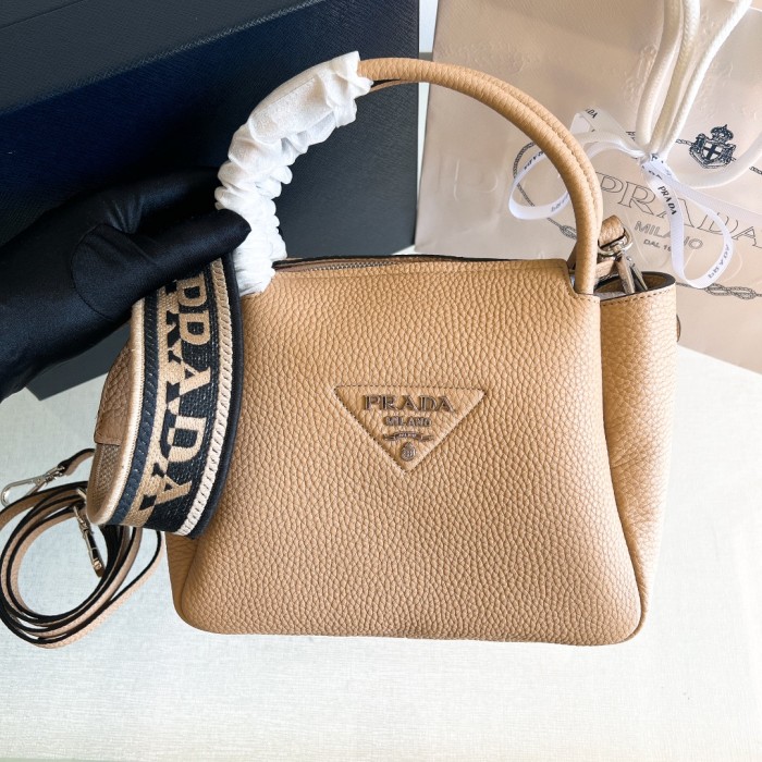 Logo-Embellished Leather Mini Bag“23*21*10CM”-0811=