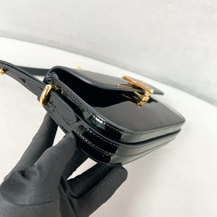 Logo-Plaque Glossy Leather Cross-Body Bag“20.5*10.5*4CM”-089=
