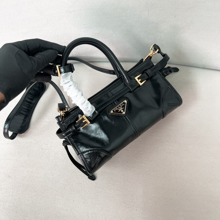 Bonnie mini leather handbag“23.5*12*9CM”-089=