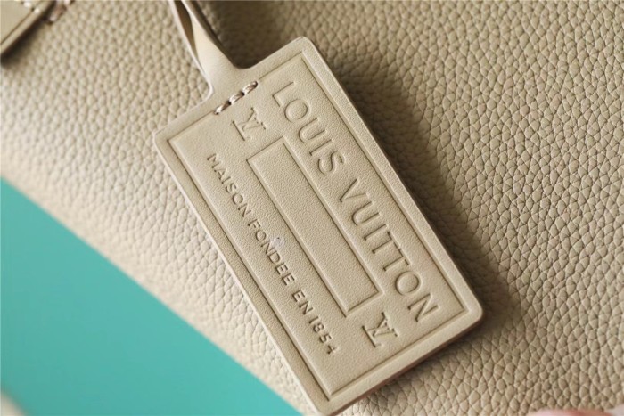 Ipad Takeoff Pouch “30*22*5CM” 074