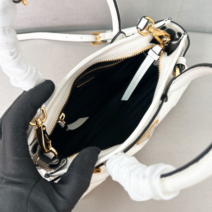 Bonnie mini leather handbag“23.5*12*9CM”-089=