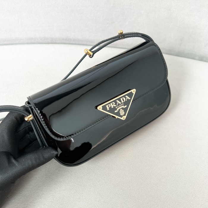 Logo-Plaque Glossy Leather Cross-Body Bag“20.5*10.5*4CM”-089=