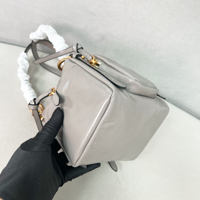 Dangle Leather Top-Handle Mini-Bag“14*14.5*13CM”-089=