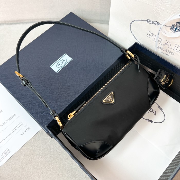 Re-Edition 2002 Shoulder Bag“23.5*10*5CM”-086=