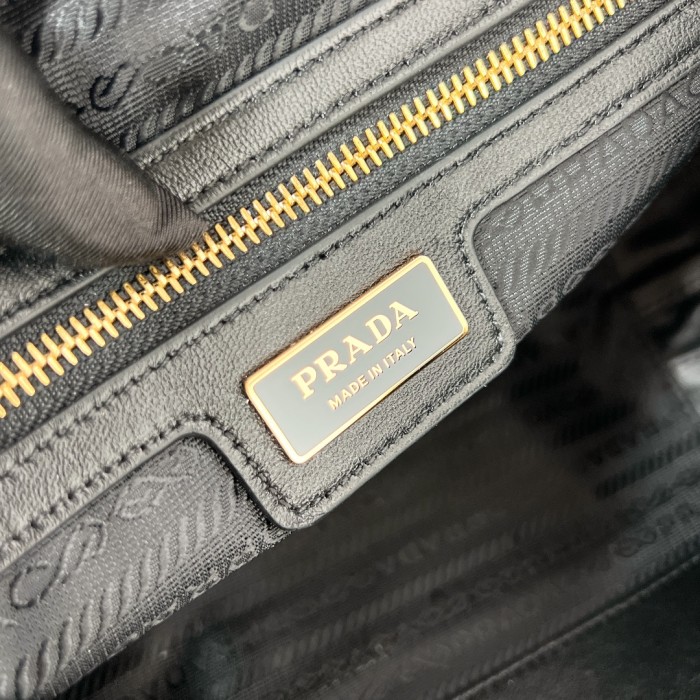 Re-Edition 1978 Re-Nylon And Saffiano Leather Two-Handle Bag“30*17.5*9CM”-089=