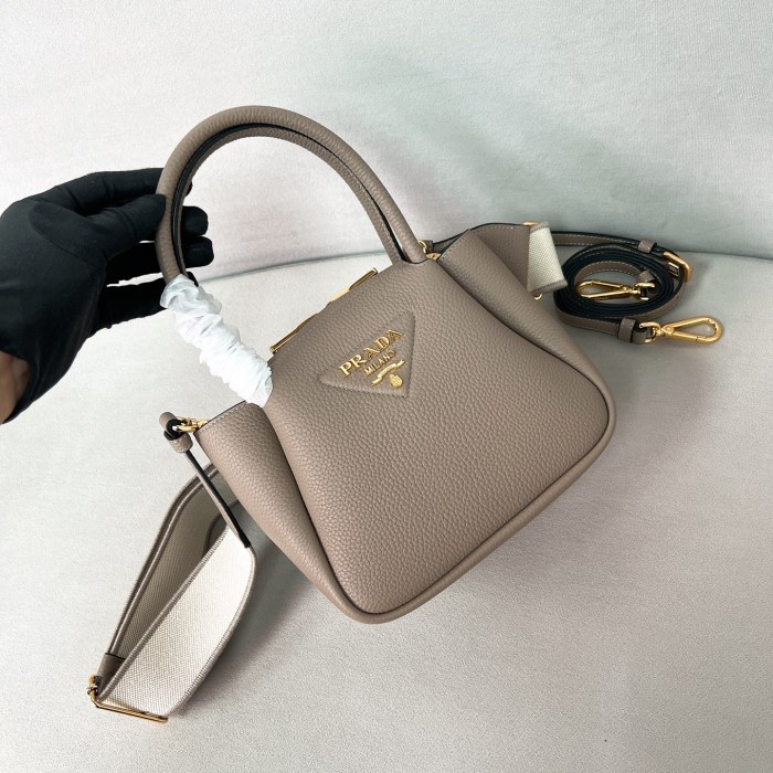 Leather Mini Handbag“19.5*18*9CM”-0811=